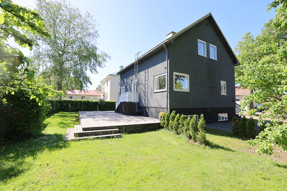 Renoverad stadsvilla med centralt och lugnt läge i Mariehamn