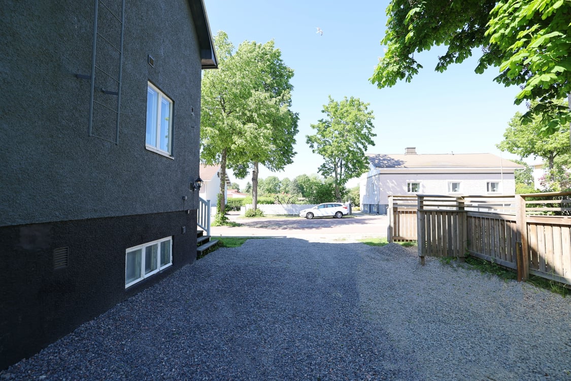 Renoverad stadsvilla med centralt och lugnt läge i Mariehamn
