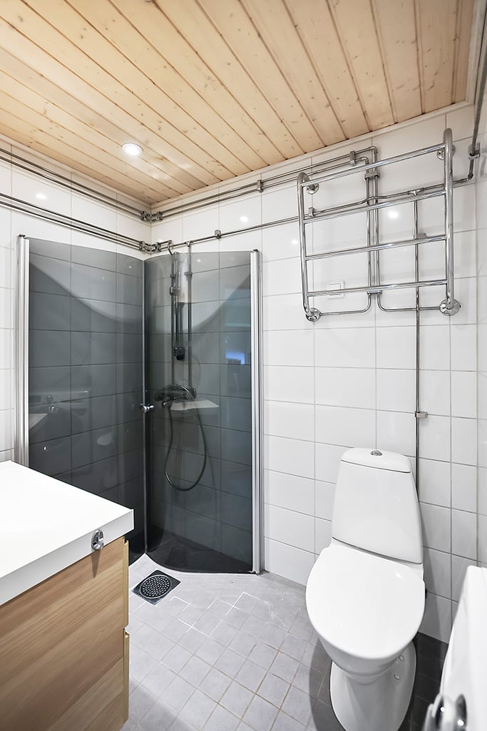 Renoverad aktielägenhet om två rum och kök i Hindersböle, Mariehamn