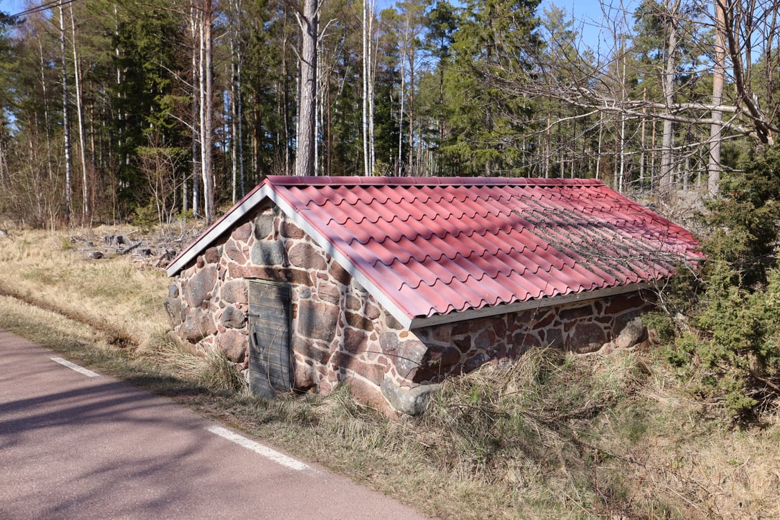 Två bostadstomter i Hellestorp, Lemland
