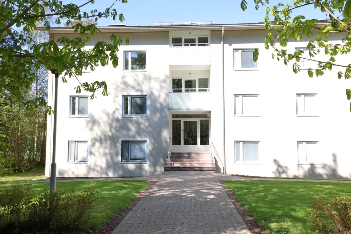 Renoverad aktielägenhet om två rum och kök i Hindersböle, Mariehamn