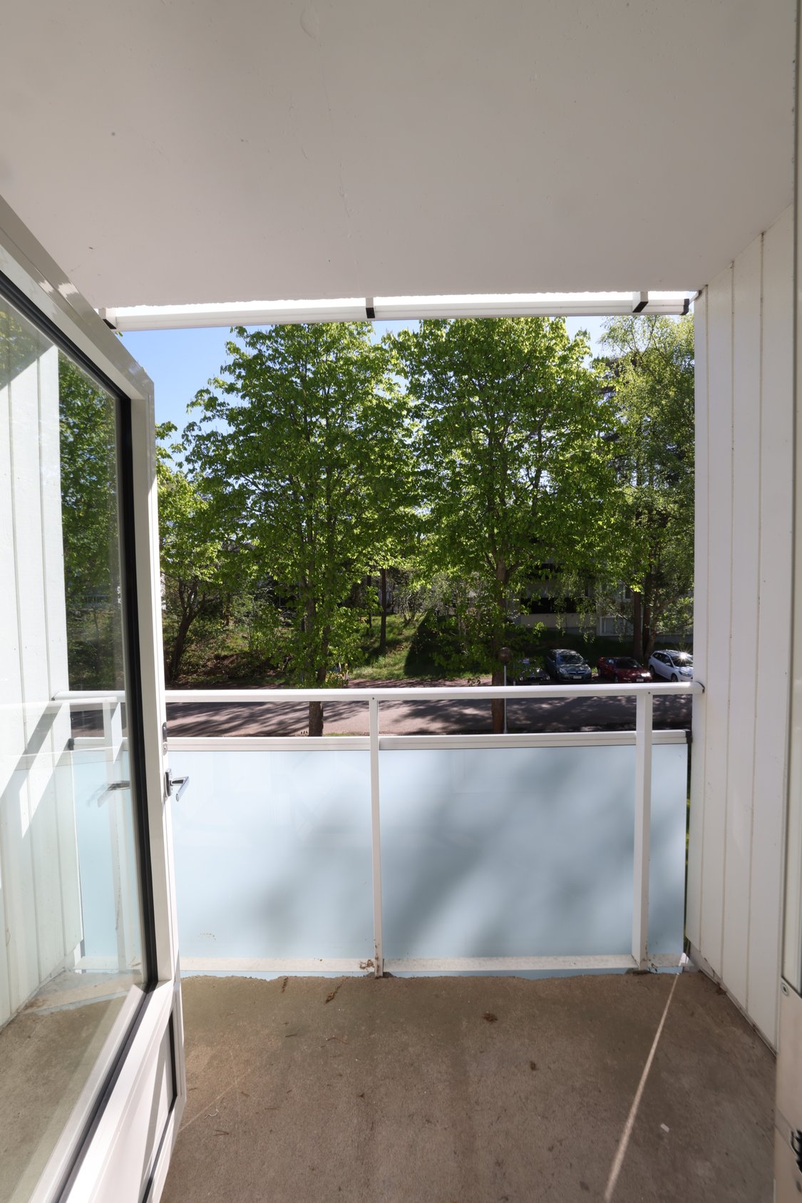 Renoverad aktielägenhet om två rum och kök i Hindersböle, Mariehamn